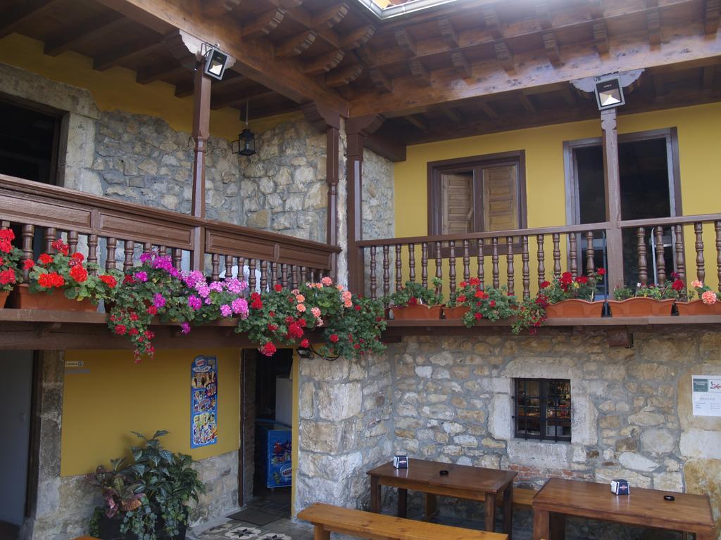 Albergue Santa Marina Buelna Exterior photo